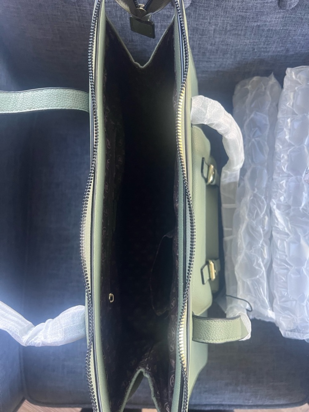 NWT.  London Fog Sophia Pebble Tote Olive Green. - Picture 5 of 7